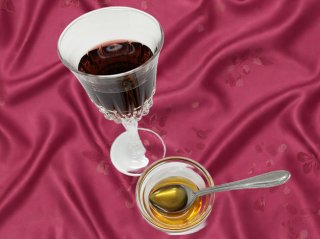 【超簡単！】ホット“いちごハーブ”ワイン