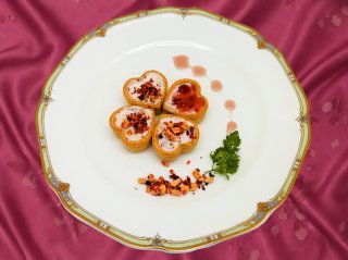 【新感覚】茶葉を食べる！いちご香るレアチーズ風タルト