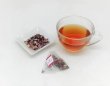 画像2: カフェインレス紅茶　ラベンダー&ローズ（ティーバッグ（テトラタイプ）2g×1個入）×10袋 (2)