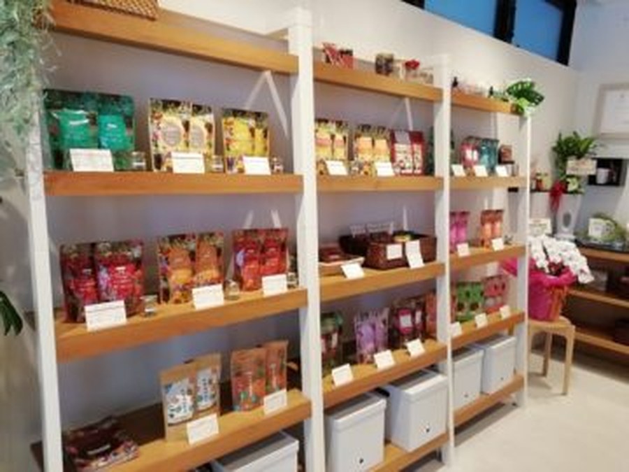 オーガニックハーブティーや紅茶の陳列例